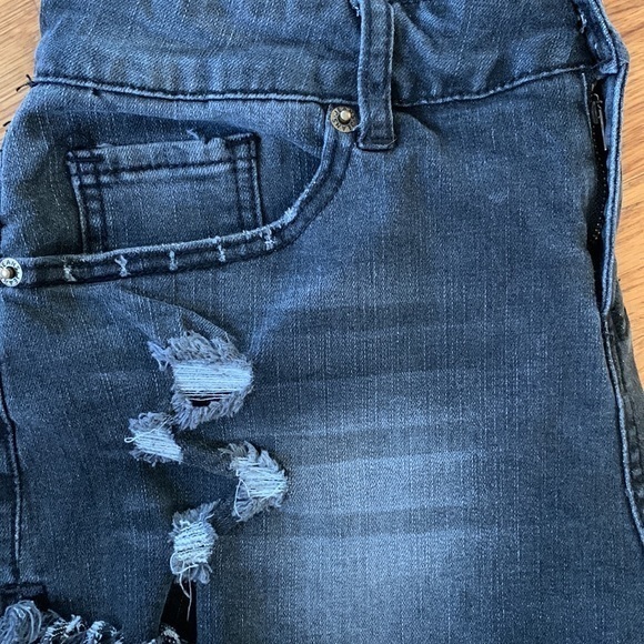 JEANS distressed black shortie shorts - Picture 3 of 6